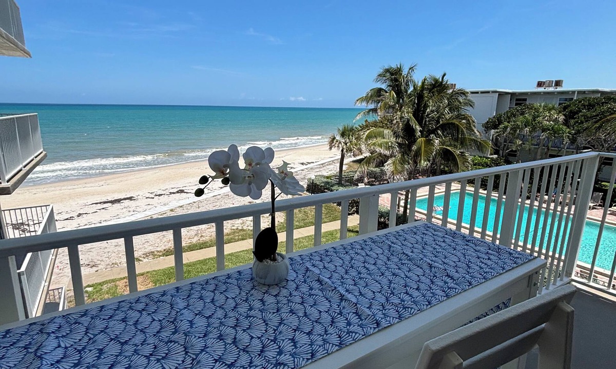 Central Beach Condo | Beautiful Ocean Views, Footsteps from the Beach! Cozy 2-bedroom Vero Beach Condo
