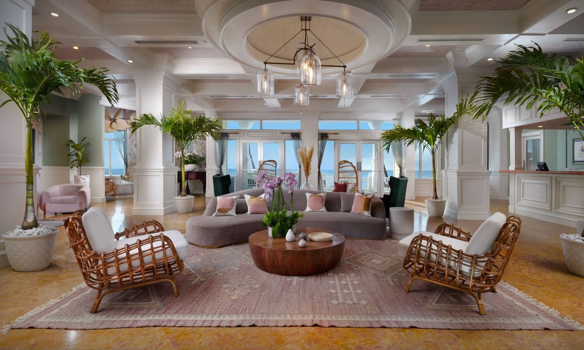 Dolphin Isles Resort | BEAUTIFUL Resort Located Directly On The Sand! - City View Room