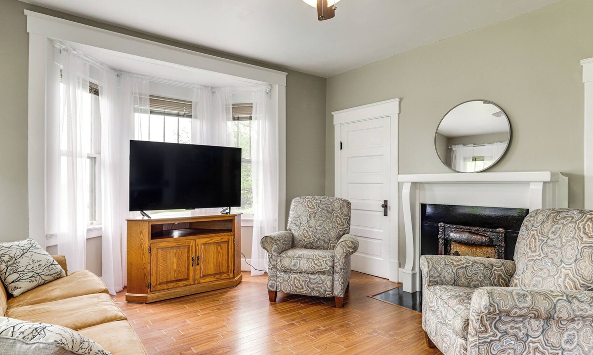Petersburg House | Beautiful Restored Historic Home Near Rabbit Hash