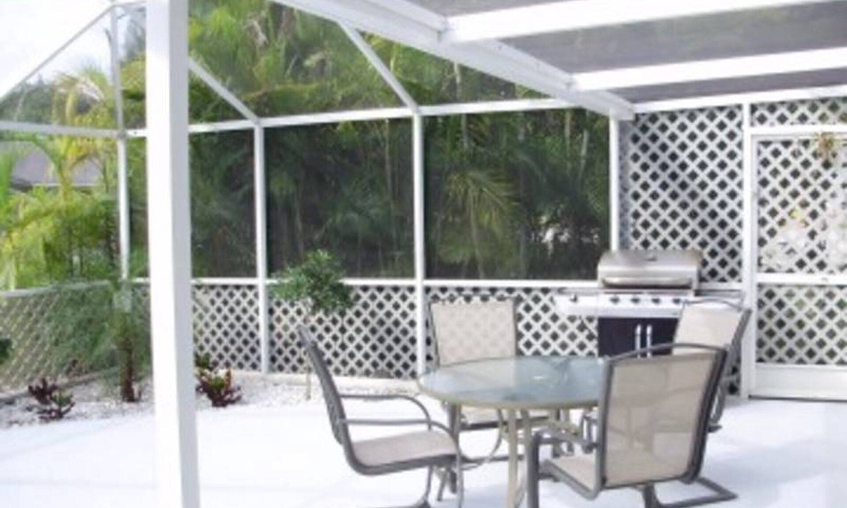Joel House | Beautiful vacation pool home, on Lake Camille