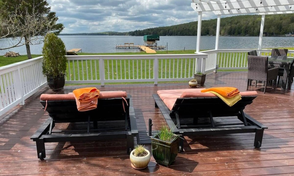Crandon Cottage | Beautiful Wisconsin Beach Retreat Lake Lucerne