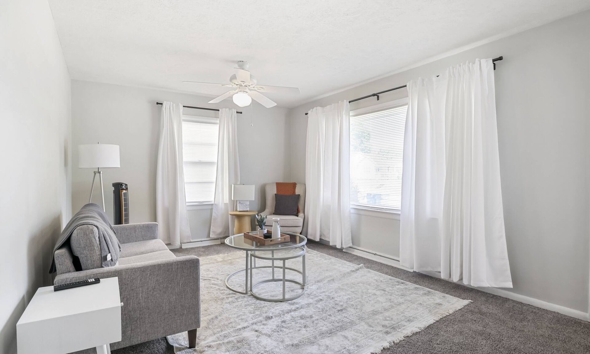 Terre Haute House | Beautifully remodeled 2 bed 1 bath + office house