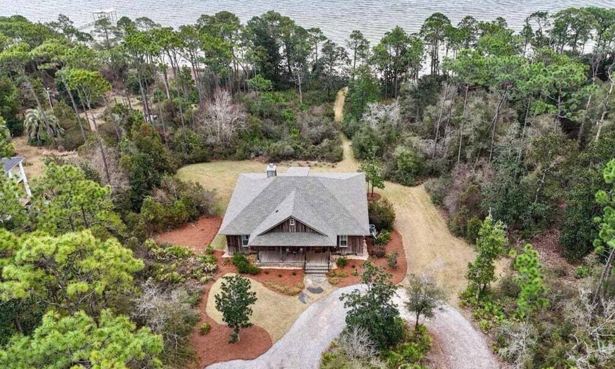 Ono Island House | Beckoning on Perdido Bay 3 bedroom with huge Private beach by Prickett Properties