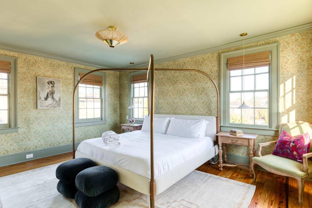 Harleston Village Bed & Breakfast | Bed&Breakfast Veranda King Suite - Walk to King