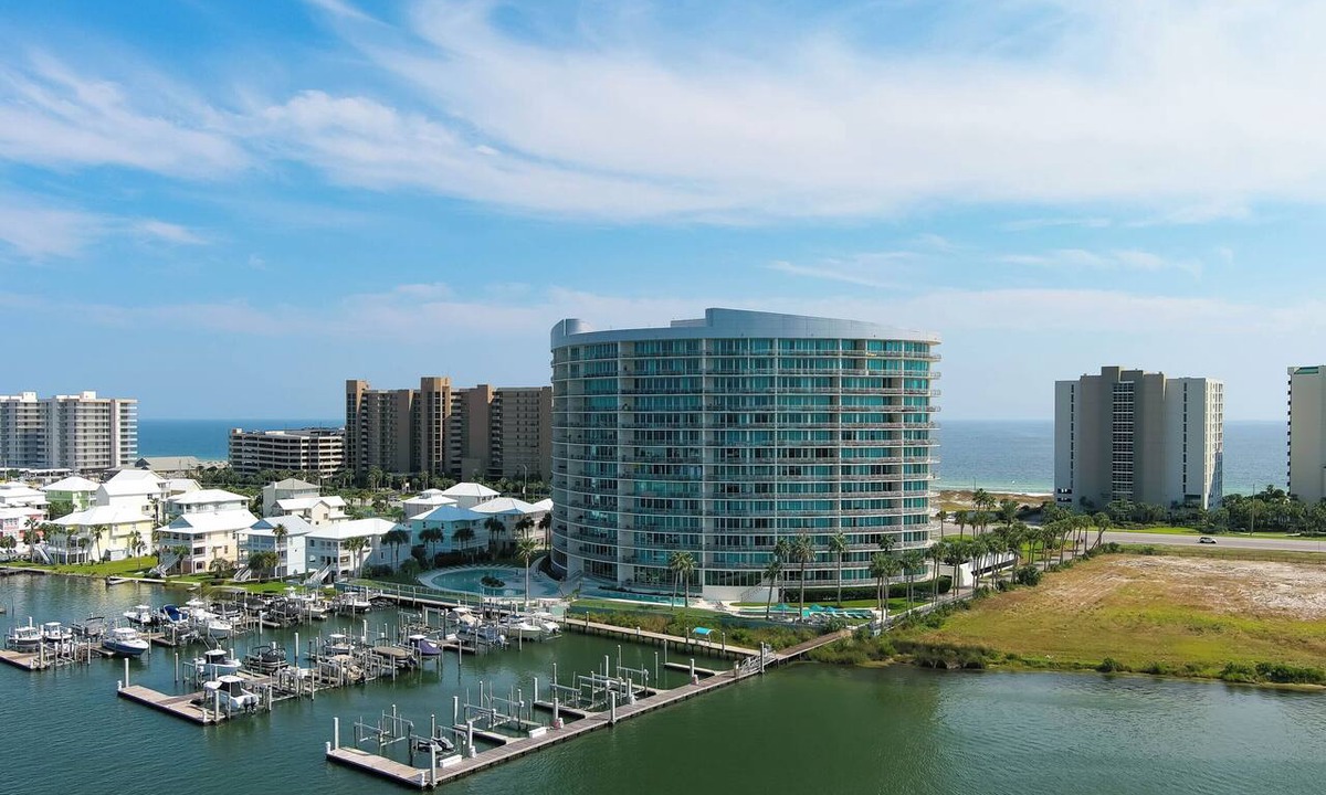 Orange Beach East Condo | Bella Luna 407-Luxury Condo-Sleeps 8-Walk to Flora-Bama-Boaters Heaven-