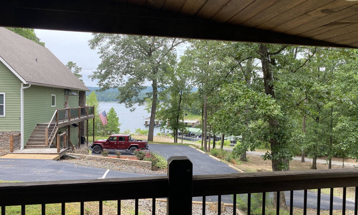Greers Ferry House | Bellawood Resort #4 Sleeps 4. Lakefront Downstairs Unit with Boat Slip