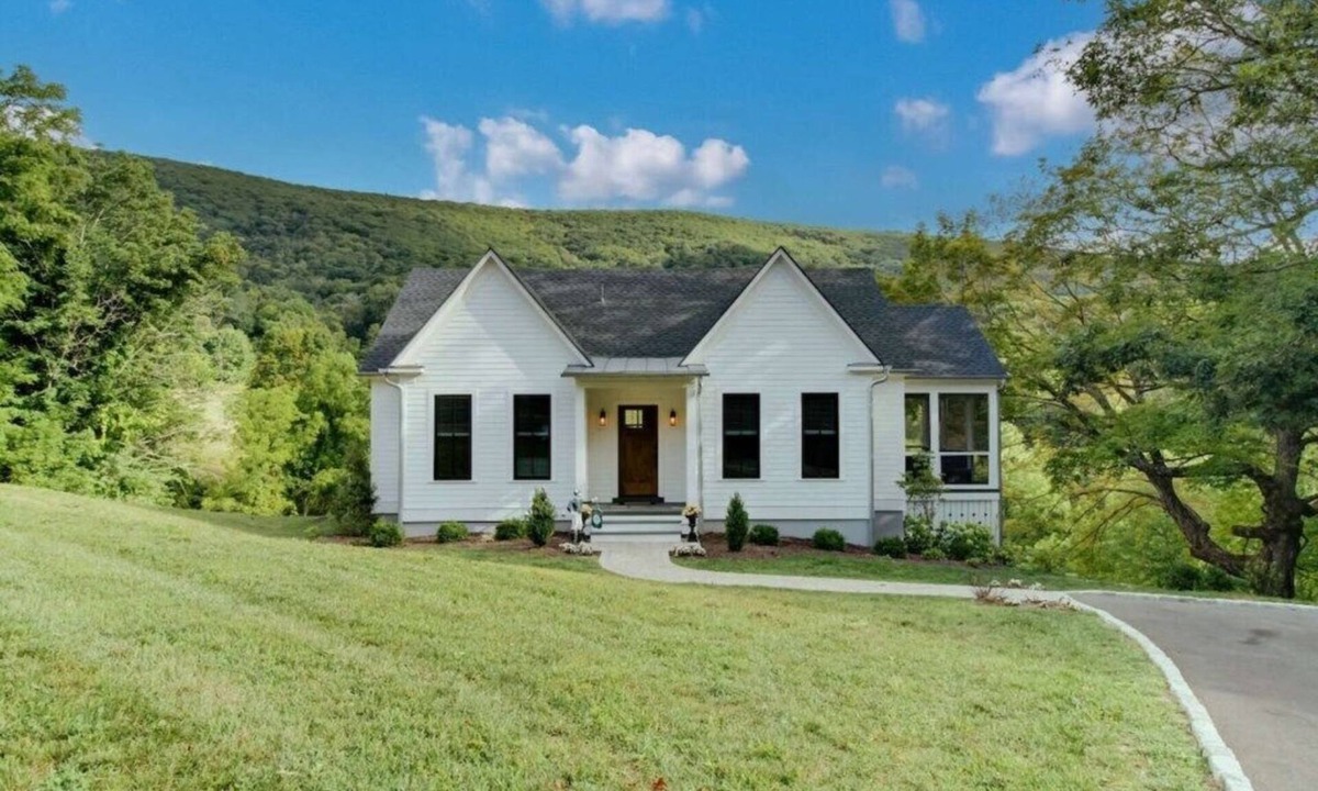 Hot Springs House | Bellview Cottage - MOUNTAIN HOUSE VACATION RENTAL