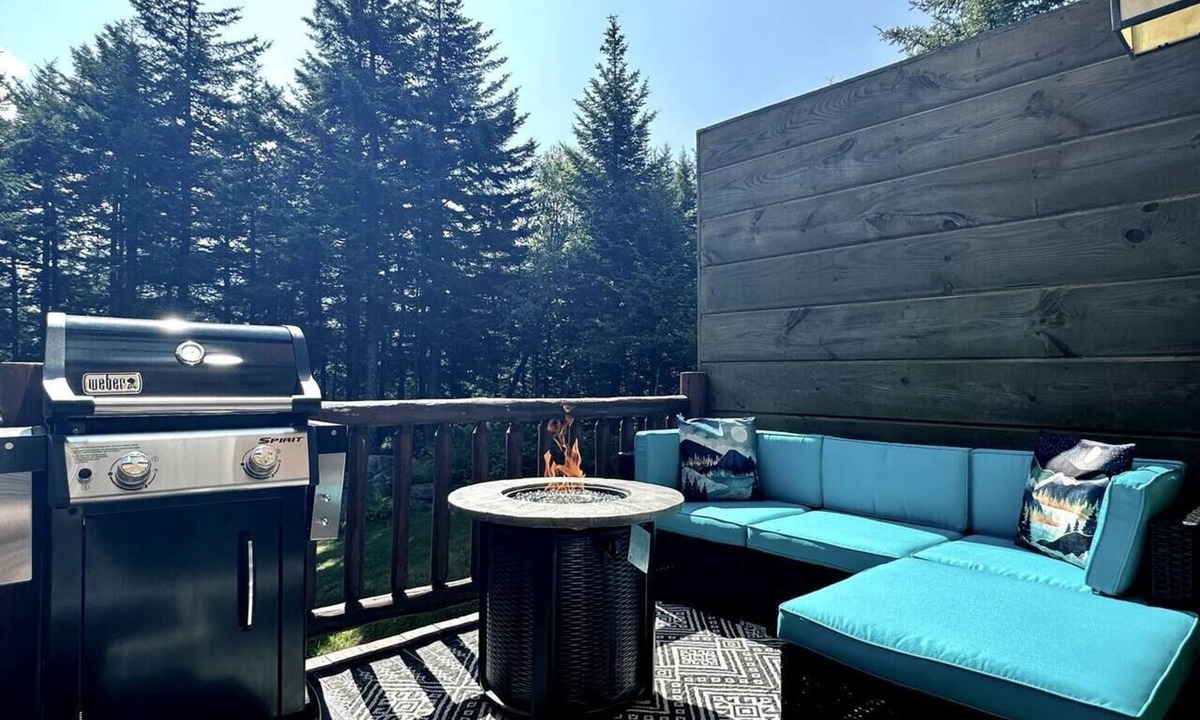 Edray House | BEST 6br Ski-In+Out w. Hot Tub->Gear rm, PS-5, Fun+Lux