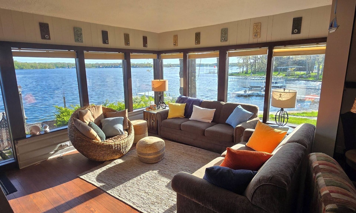 North Webster House | Best Views of Webster Lake! Paddleboards + Swimming