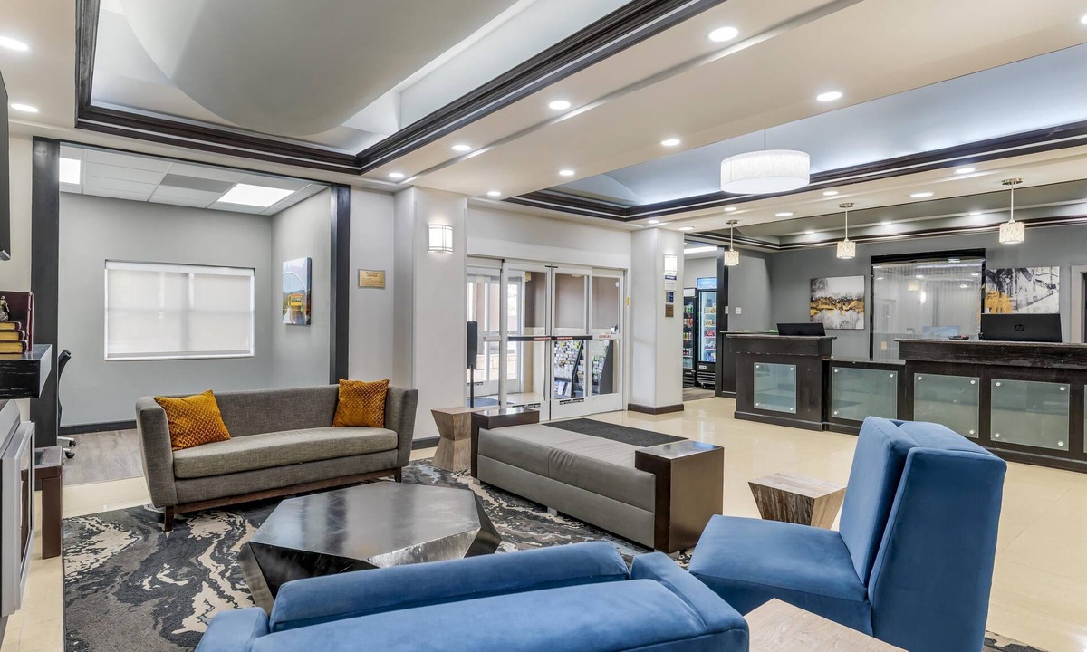 North Little Rock Hotel | Best Western Plus JFK Inn & Suites