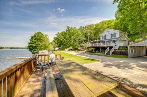 Smyrna House | Big Pine Island Lake Cottage w/Boat Dock & Kayaks