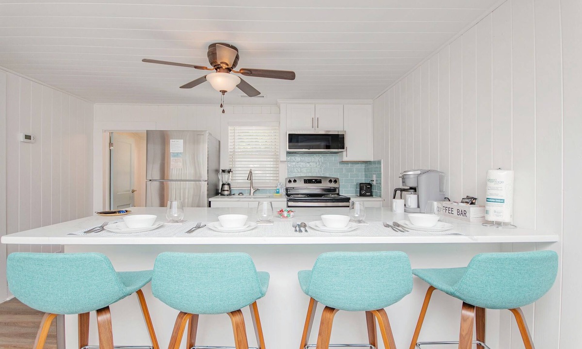 Crescent Beach House | Bigdog friendly*1blktobeach*Outdoor shower