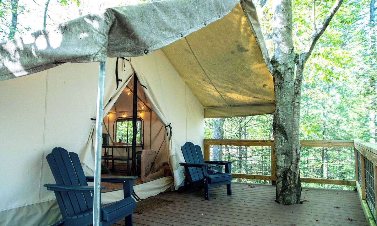 Primrose RV Rental | Blue Heron's Nest - Glamping Tent in the Gorge