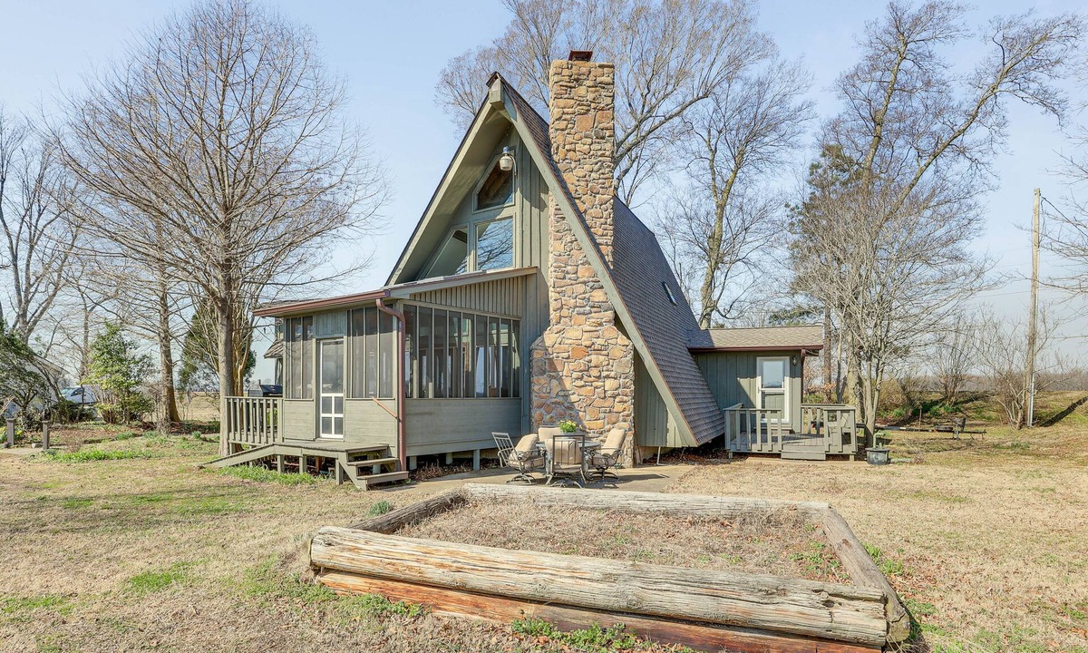 Tiptonville House | Boat Dock on Reelfoot Lake: Tiptonville Retreat