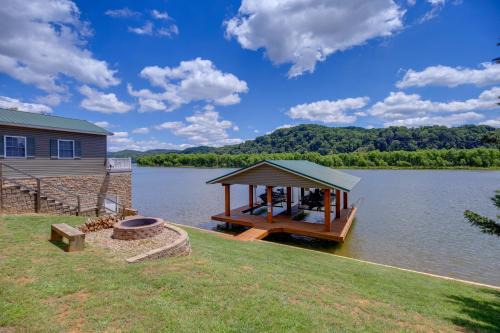 Draper Apartment | Boat, Fish, Swim! Draper Unit w/Lake-View Deck