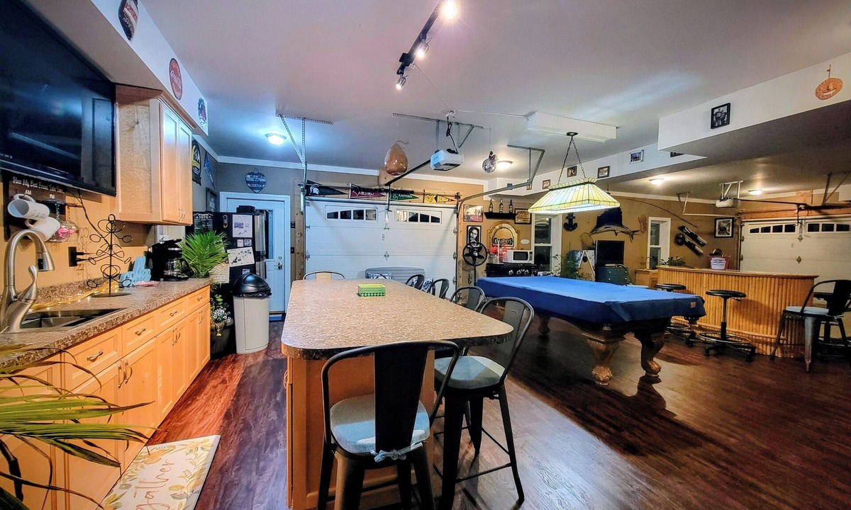 Lakeland House | Bon Jodi's Dreamy Escape Guest House