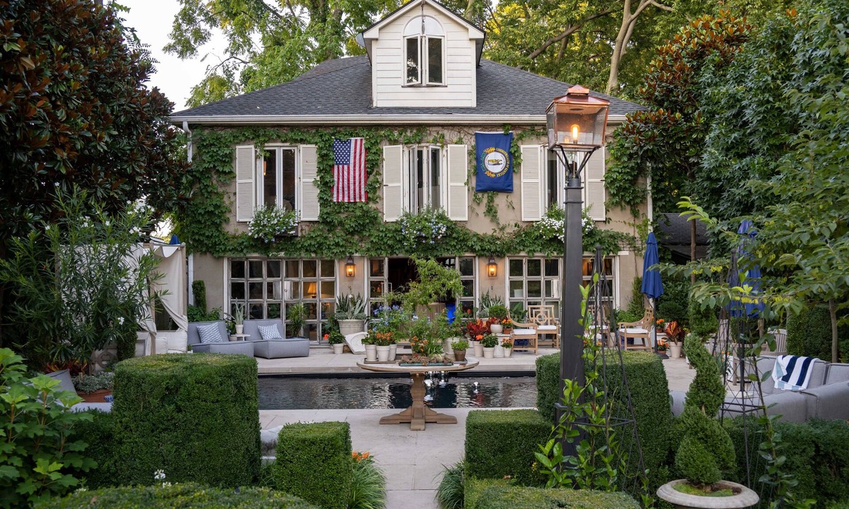 Downtown House | Botherum Carriage House, Garden Lovers Delight