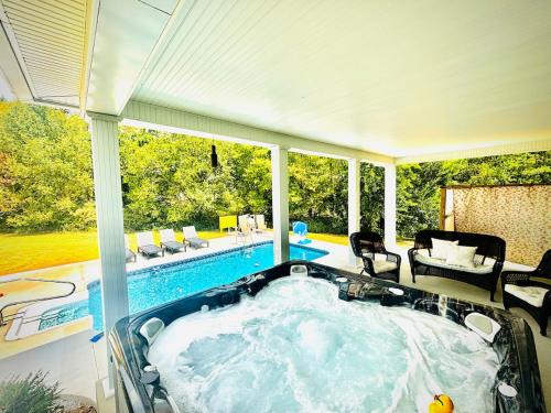 Springfield House | Bourbon Trail Pool & Hot-Tub FUN-ZONE! Game Room! Pool Table! Golden Tee! Ping Pong! Luxurious and Spacious Master Bedroom! Fishing Offsite!