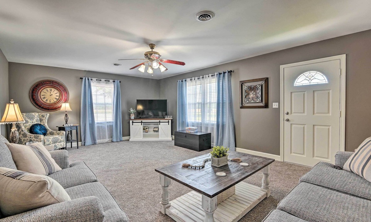 Oakland Cottage | Bowling Green Farmhouse 10 Mi to Mammoth Cave