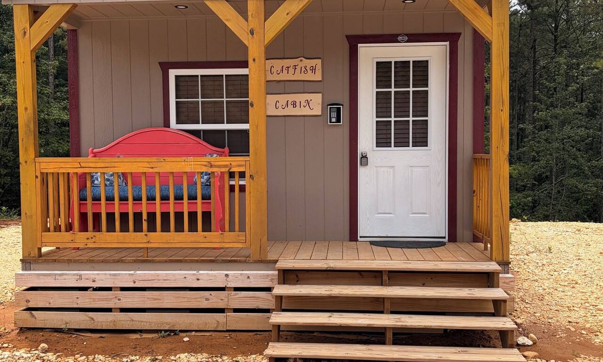 Iuka Cabin | BRAND NEW! 1-bedroom cabin with 2 Queen beds. Near PICKWICK LAKE