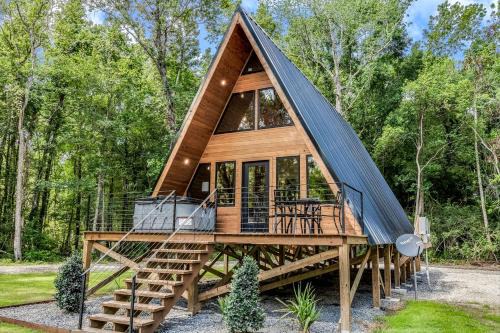 New Iberia Ski Chalet | Breathtaking Luxurious A-Frames with Hot-Tub in Louisiana