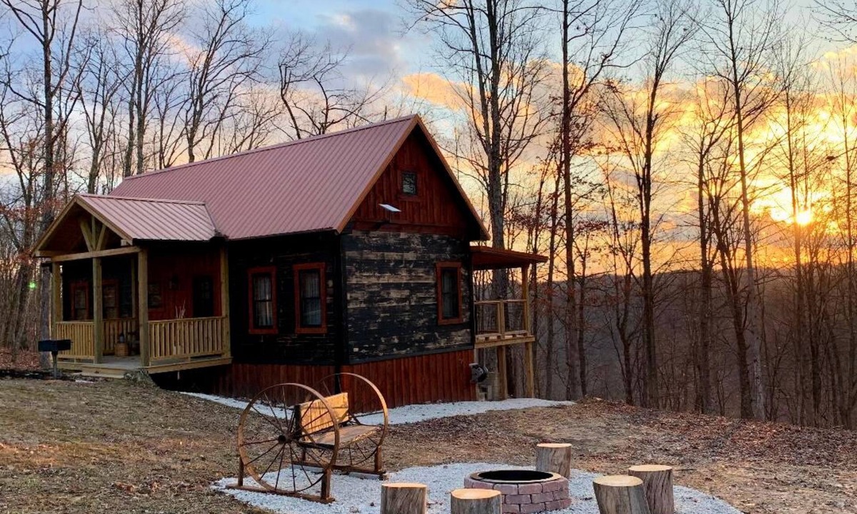 Means Cabin | Briar Patch Cabin RRG: Firepit, Sunset, WIFI