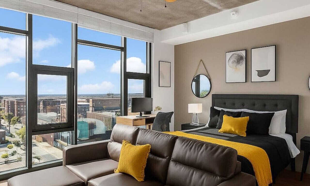 Five Points South Apartment | Bright + Airy Studio | Perfect City Escape 8