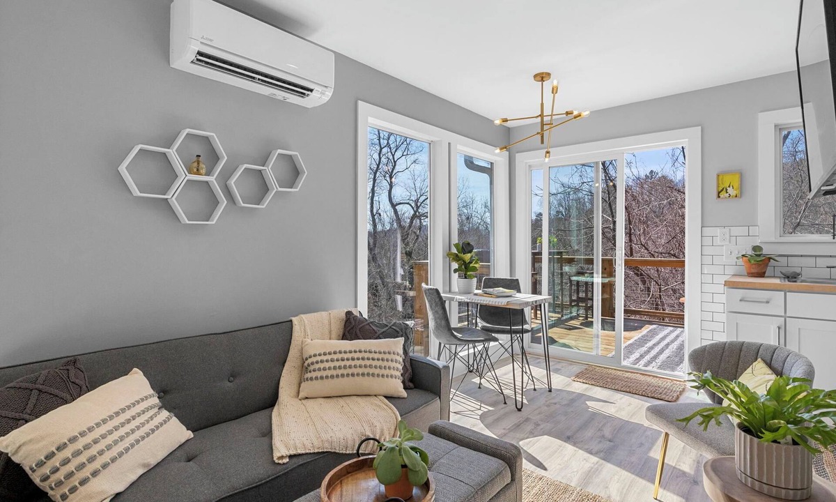 Woodfin Cottage | Bright and Tranquil Guesthouse!