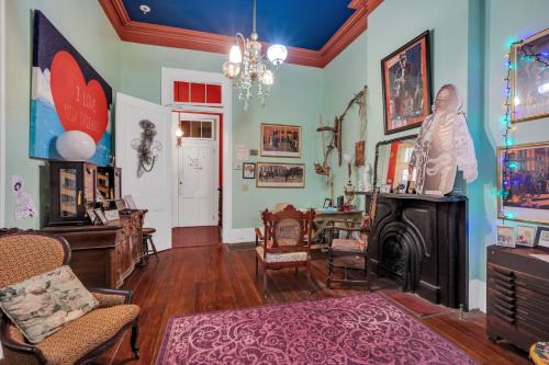 Esplanade Ridge Bed & Breakfast | Bright retreat w private balcony & garden views