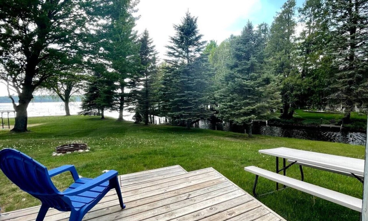 Grawn House | Brookside Cottages and Resort Brookside Cottage