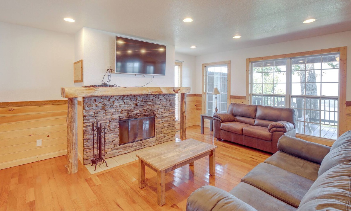Bryant Cabin | Bryant Cabin w/ Private Hot Tub & Community Pool!