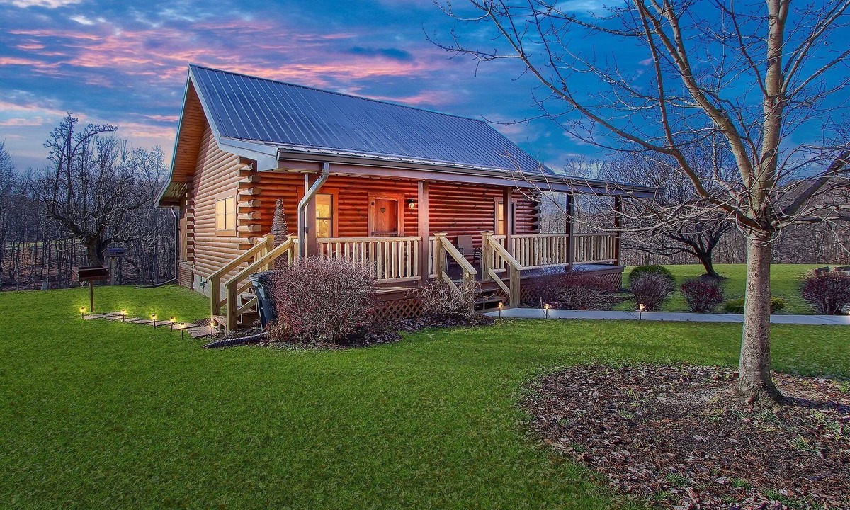 Laurelville Cabin | Buck Ridge | Hocking Hills, Rustic Cabin, Hot Tub