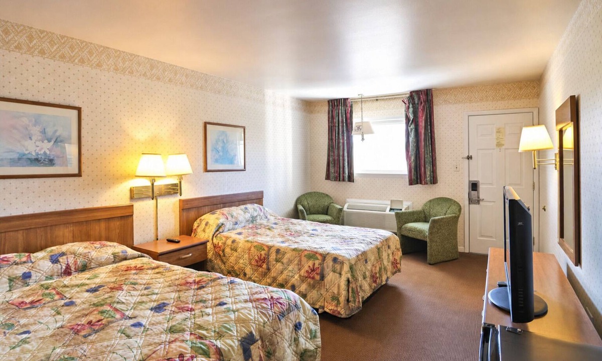 Lewisburg Hotel | Budget-Friendly Stays | Near Parks, Airport and Lewisburg Attractions | 4 Units