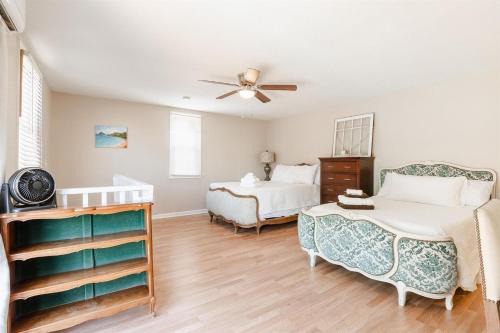 Parker House | Budget Stay in West GVL!