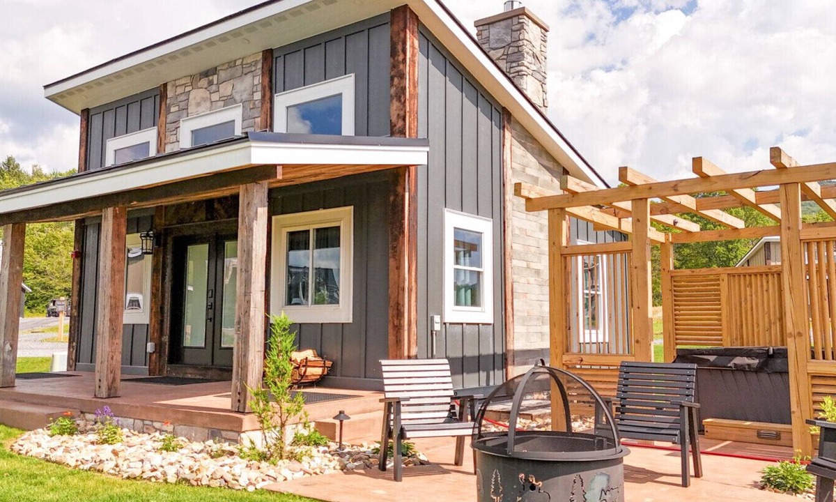 Timberline Apartment | Cabin 3 One Bed Modern Luxury w Hot Tub