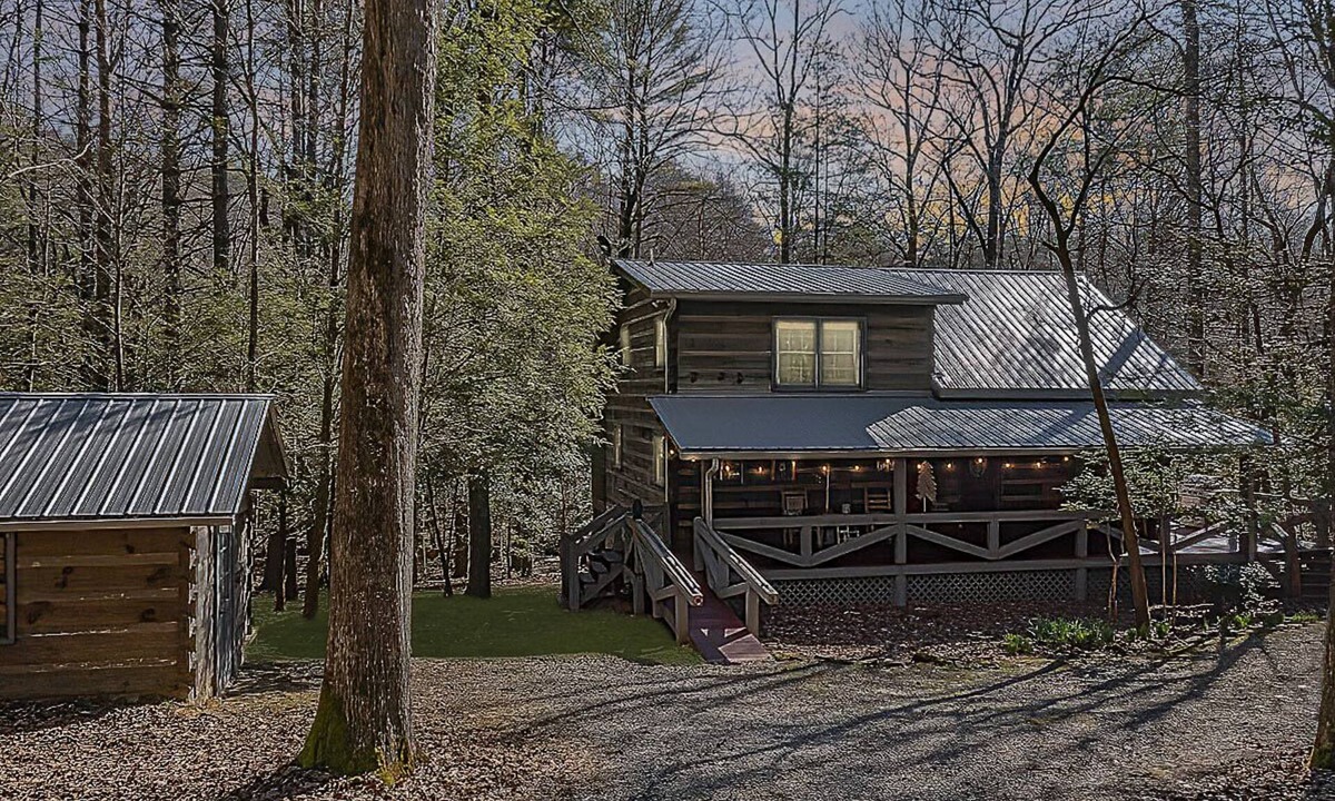 Dial Cabin | Cabin+Hot Tub+Creek+Natl Forest+Fire Pit+Pool Table