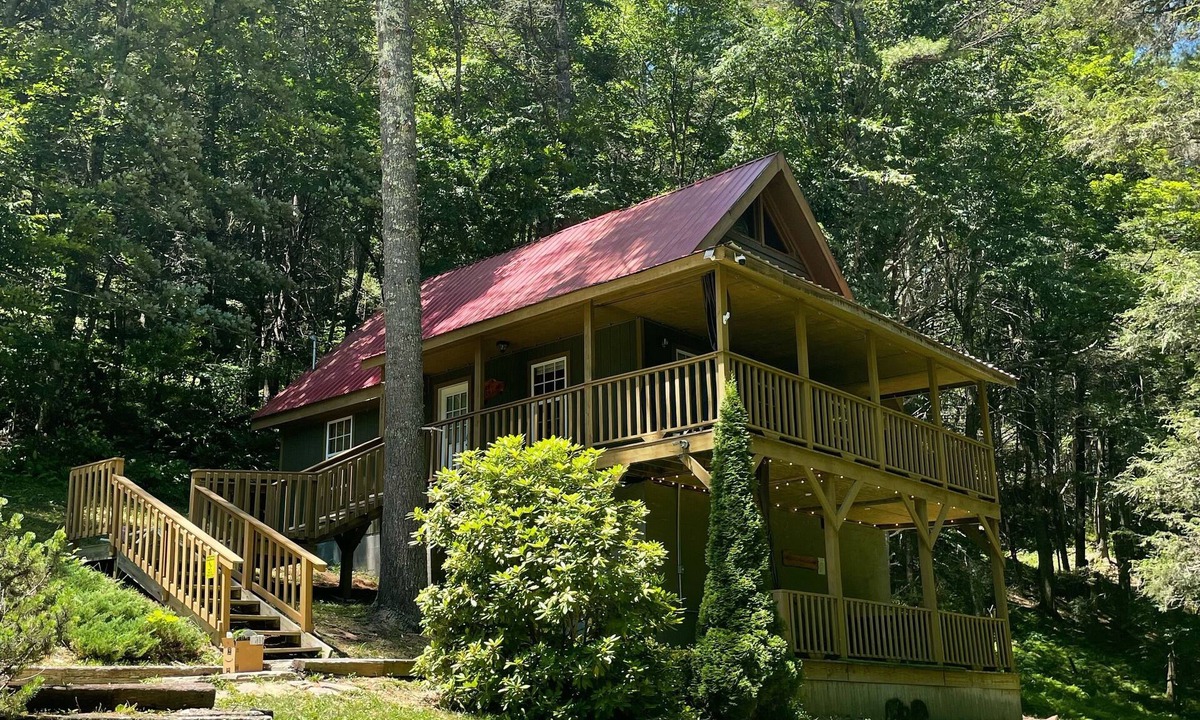 Mustoe Cabin | CABIN MINS TO SNOWSHOE-RESORT,BIKING,HIKING,MOTORCYCLE RIDING