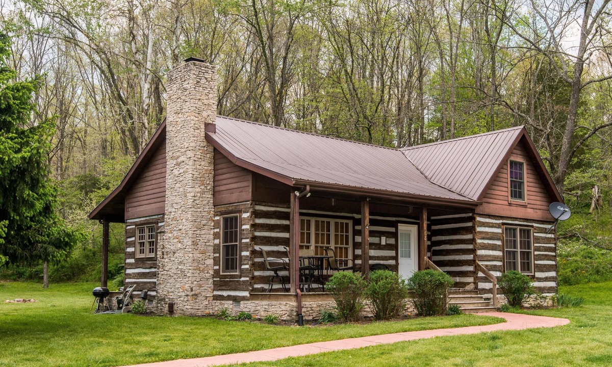 Nashville Cabin | Cabin Next to State Park | Hot Tub, Lake Access & Privacy 2BR, 1 BA