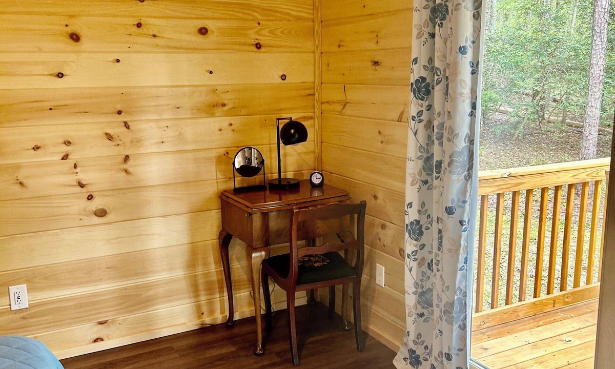Northport Cabin | Cabin sitting on 60 acres, minutes from Bryant Denny Stadium