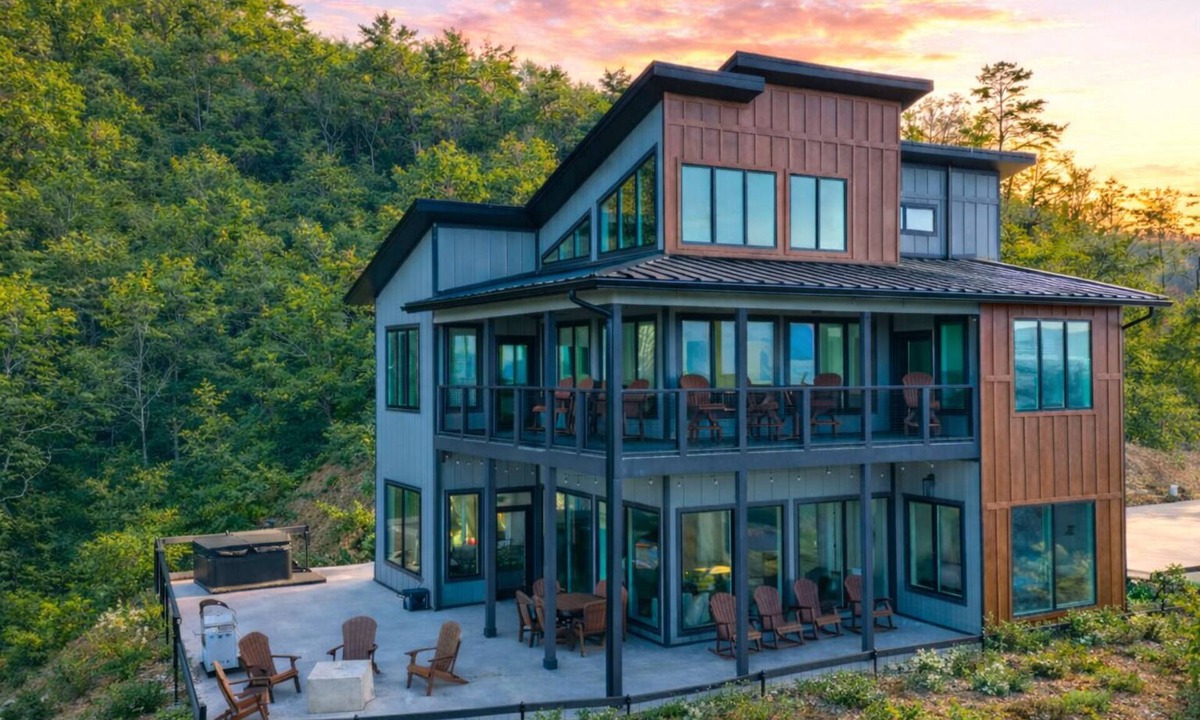 Sevierville House | Cabin + Spa, Firepit, Pool Table & Media Room Near Dollywood | Bird's-Eye View