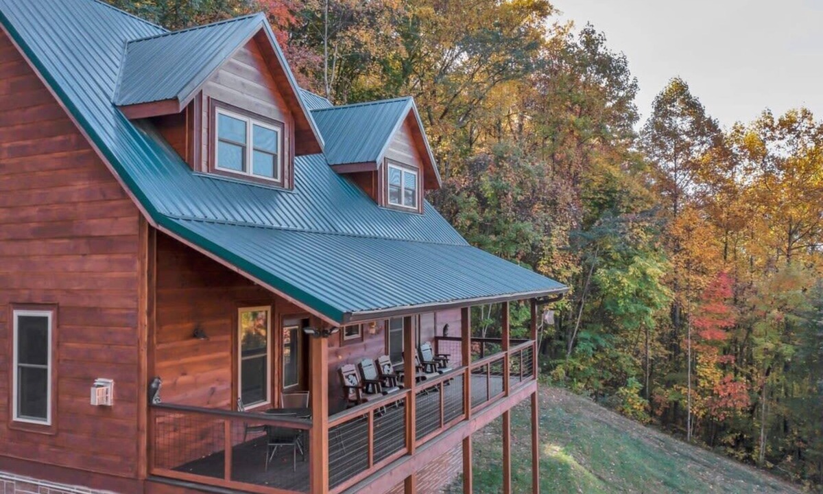 Smoky Mountains Cabin | Cabin with Hot Tub, Game Room & Mountain Views!