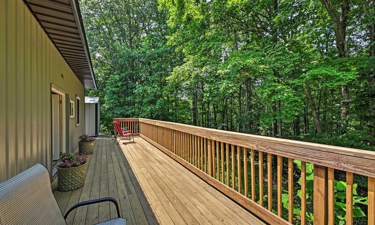 Bloomington Cottage | Camp Monroe in Bloomington w/Deck & Views!