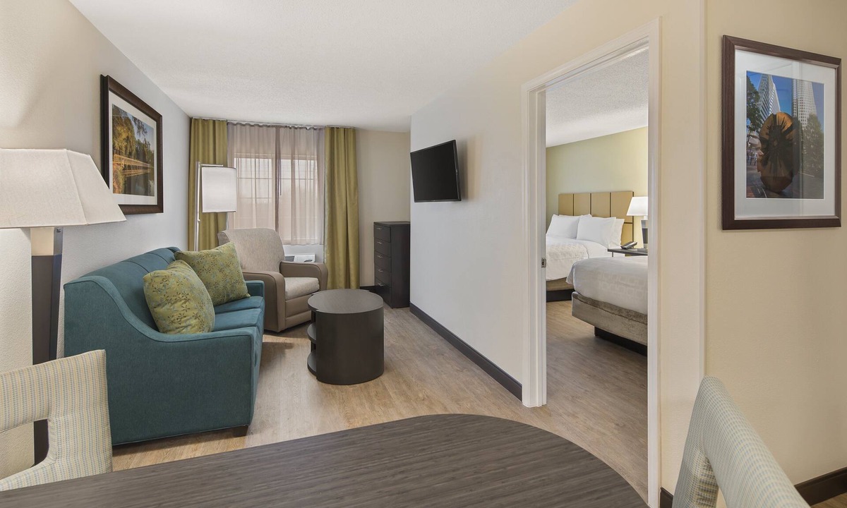 Arrowood Hotel | Candlewood Suites Charlotte - Arrowood by IHG