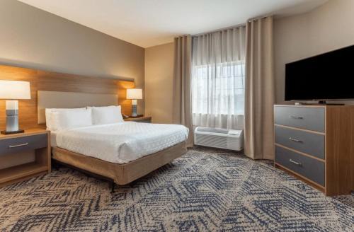 O'Fallon Hotel | Candlewood Suites Ofallon, Il - St. Louis Area by IHG