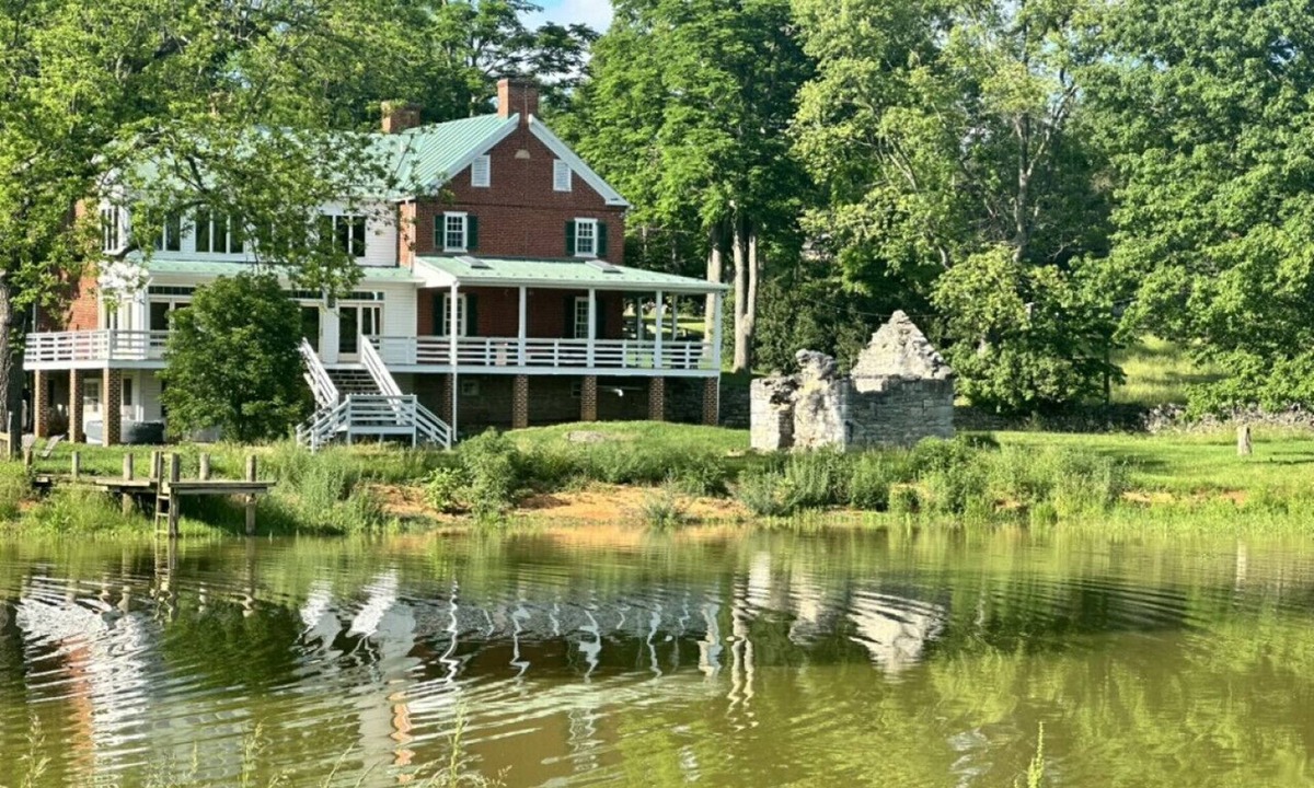Luray House | Carriage Stone Farm and Horse Ranch