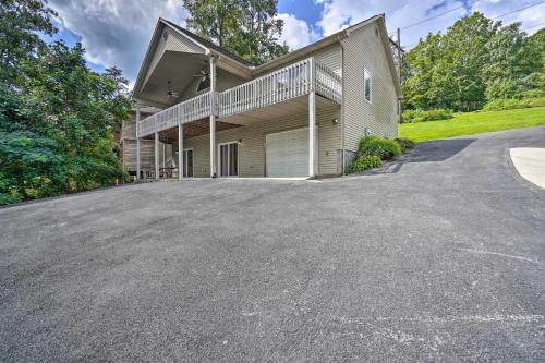 Caryville House | Caryville Home w/Private Dock & Norris Lake Views