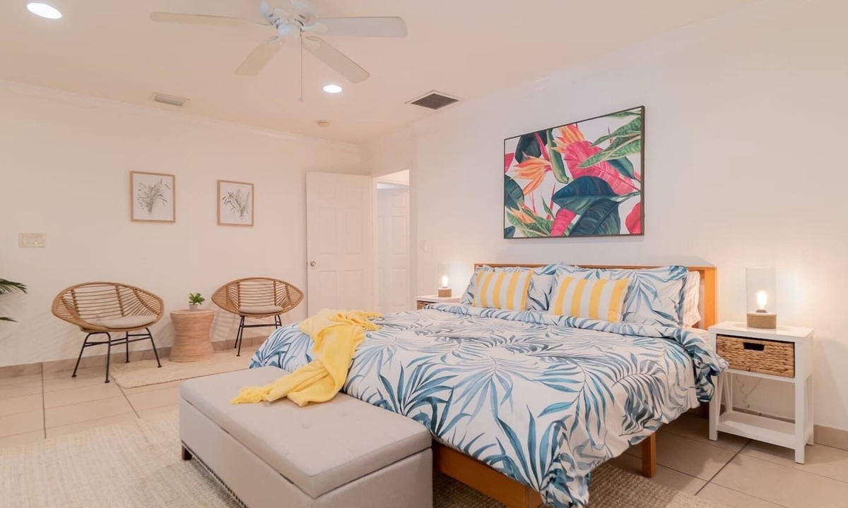 Southwest House | Casa Aria-6bd | Zoo, Beach, Downtown (+Parking)