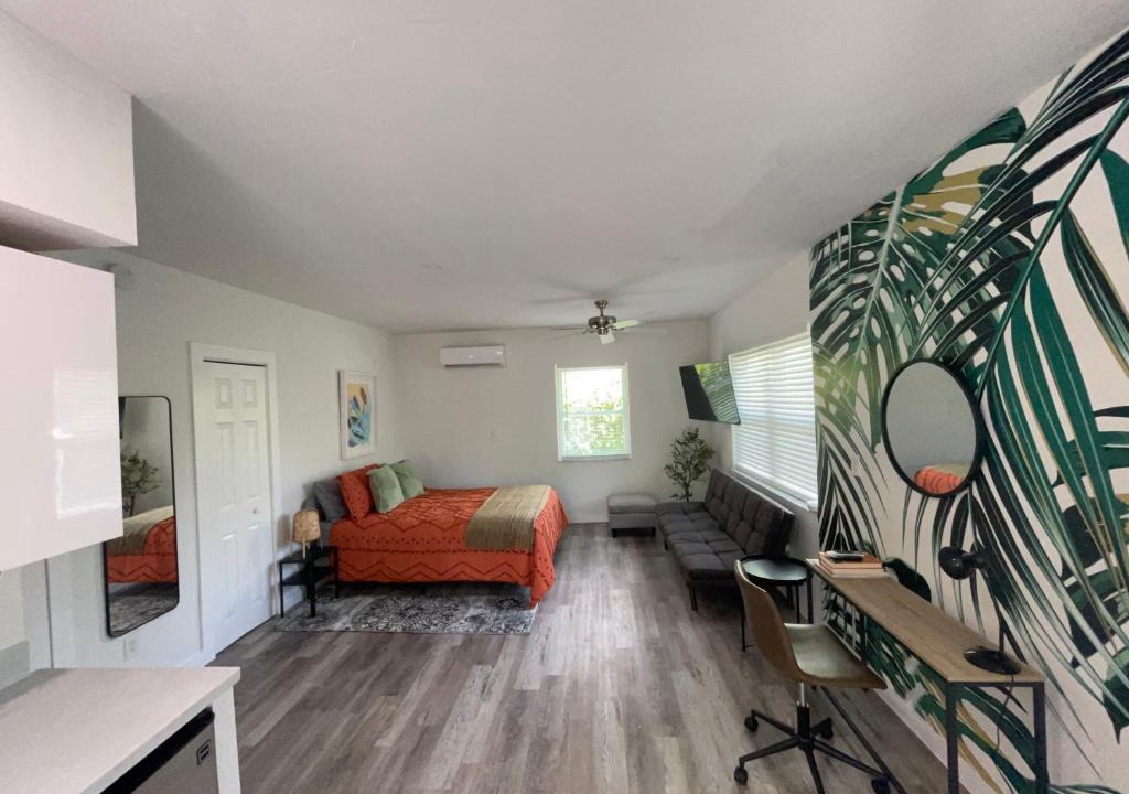 East Little Havana Apartment | Casa Habana Studios
