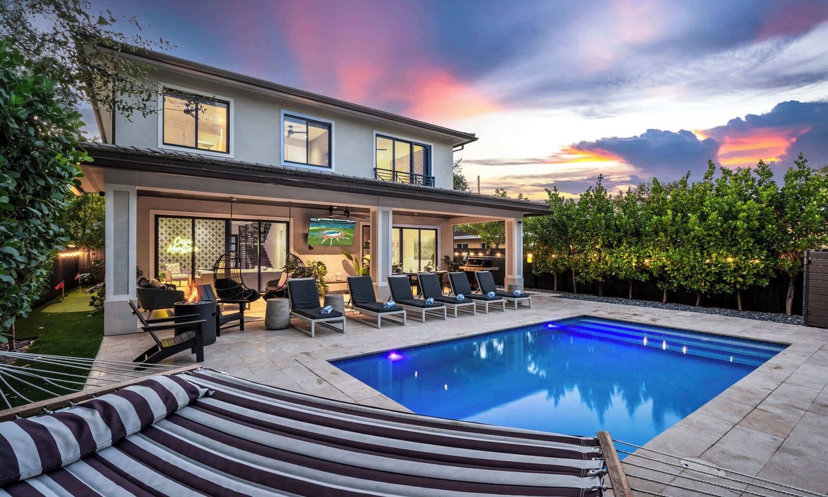 Riverside Park House | Casa Monstera | Heated Saltwater Pool | Game Room | Golf