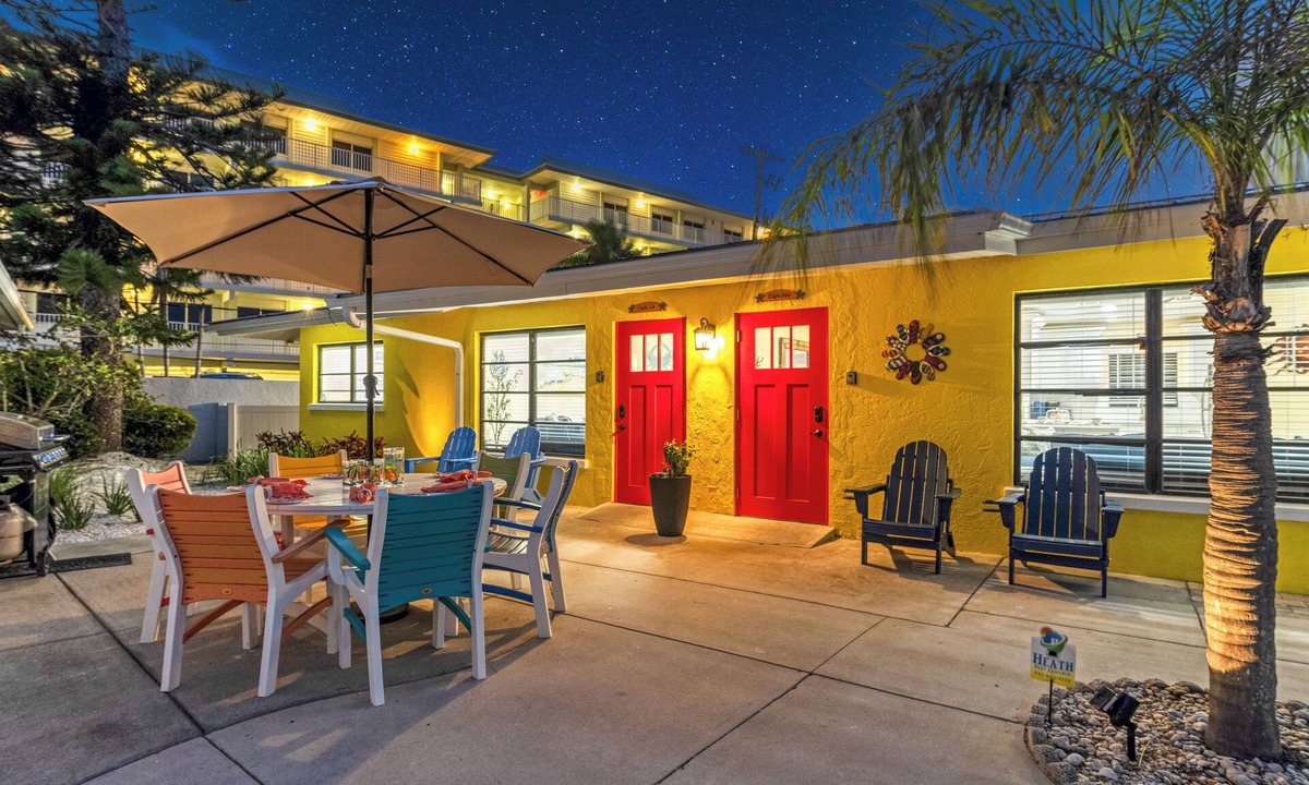 Siesta Key House | Casita Mar | Pet Friendly, Siesta Key Home with Pool & Beach Access Included!